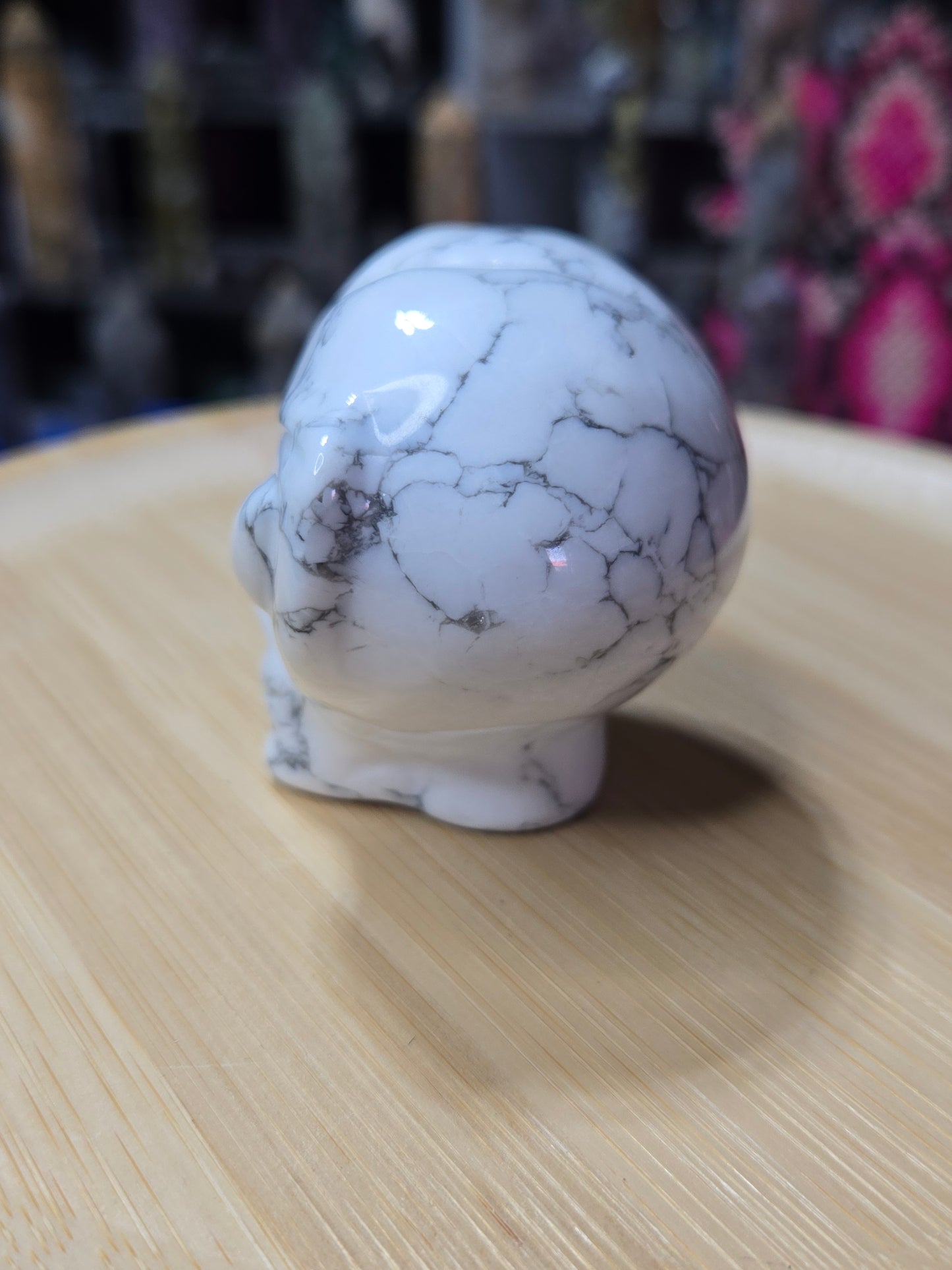 Howlite Alien Head
