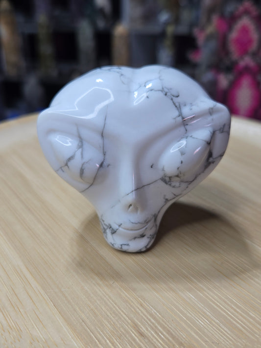 Howlite Alien Head